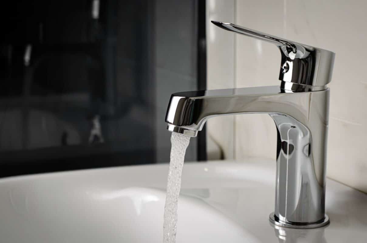 A GUIDE TO WATER TAPS AND PRESSURE PUMPS FOR AN IDEAL BATHROOM:
